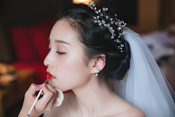 昆明婚纱跟拍|昆明鲸鱼微电影有限公司